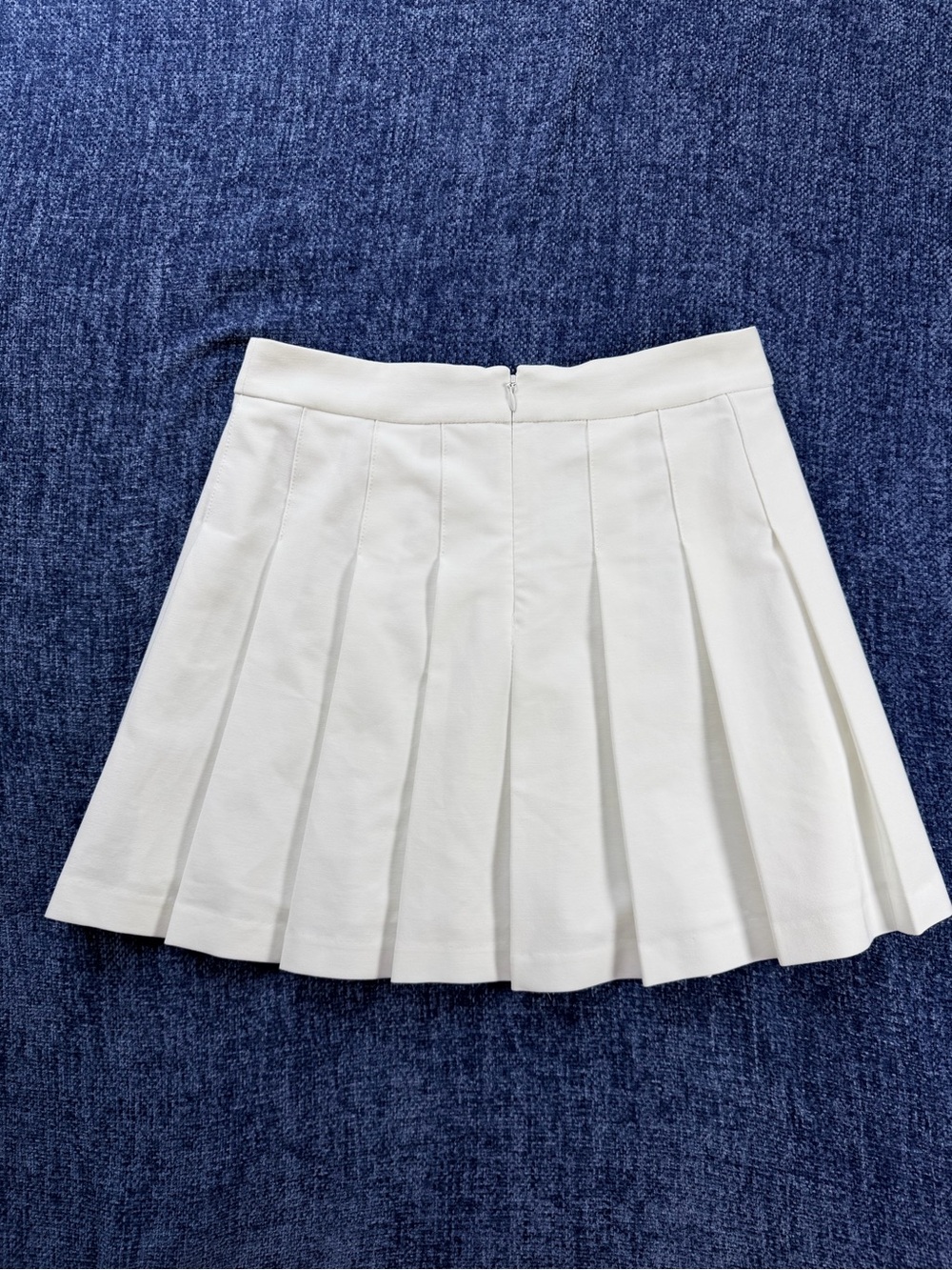 Aritzia Sunday Best White Olympia Pleated Mini Skirt Size 4 - Picture 4 of 9
